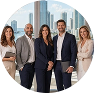 Equipo profesional que representa excelencia en la forma de trabajar
